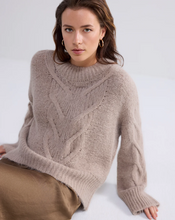 Load image into Gallery viewer, Summum Big Cable Knit Sweater