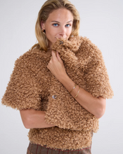 Load image into Gallery viewer, Summum Faux Fur Jacket