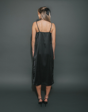 Charger l&#39;image dans la galerie, Brunette the Label Satin Maxi Dress