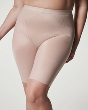 Charger l&#39;image dans la galerie, Spanx Invisible Midthigh Shorts