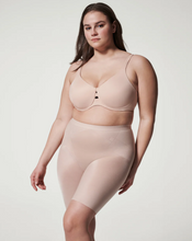 Charger l&#39;image dans la galerie, Spanx Invisible Midthigh Shorts