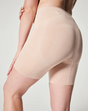 Load image into Gallery viewer, Spanx Oncore Midthigh Shorts